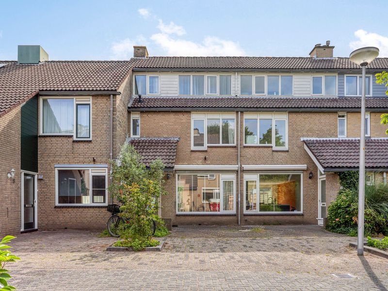 Delfland 6, Roelofarendsveen