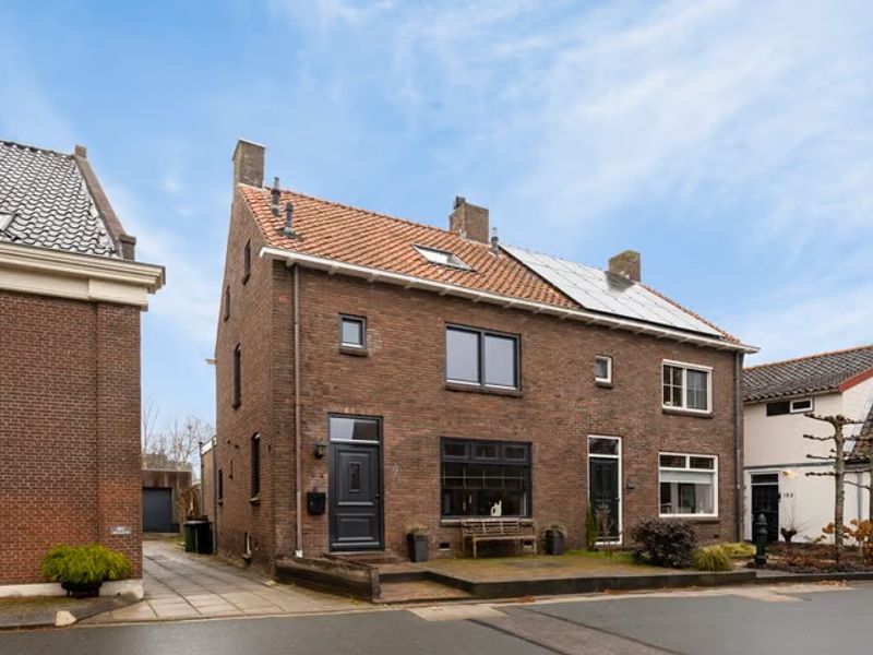 Noordeinde 161, Roelofarendsveen