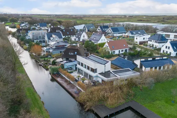 Santhorsthof 22, Monster