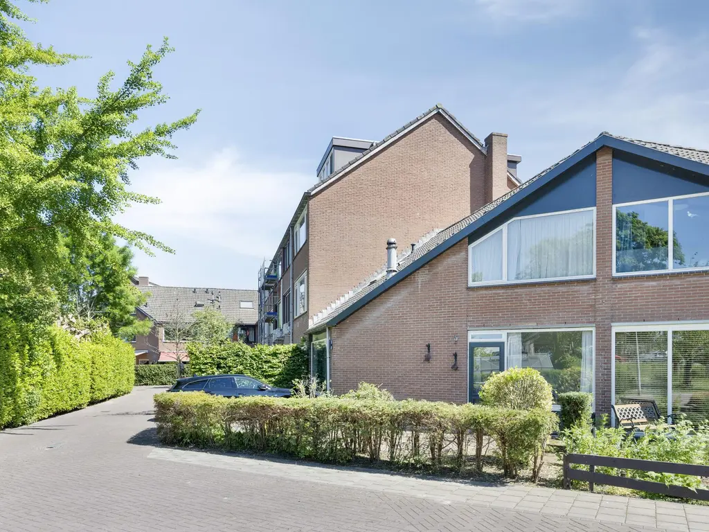 De Esdoorn 41, RHOON