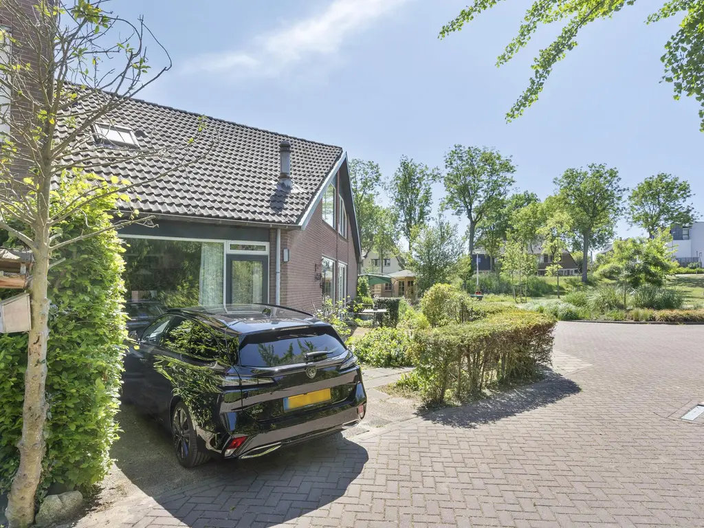 De Esdoorn 41, RHOON