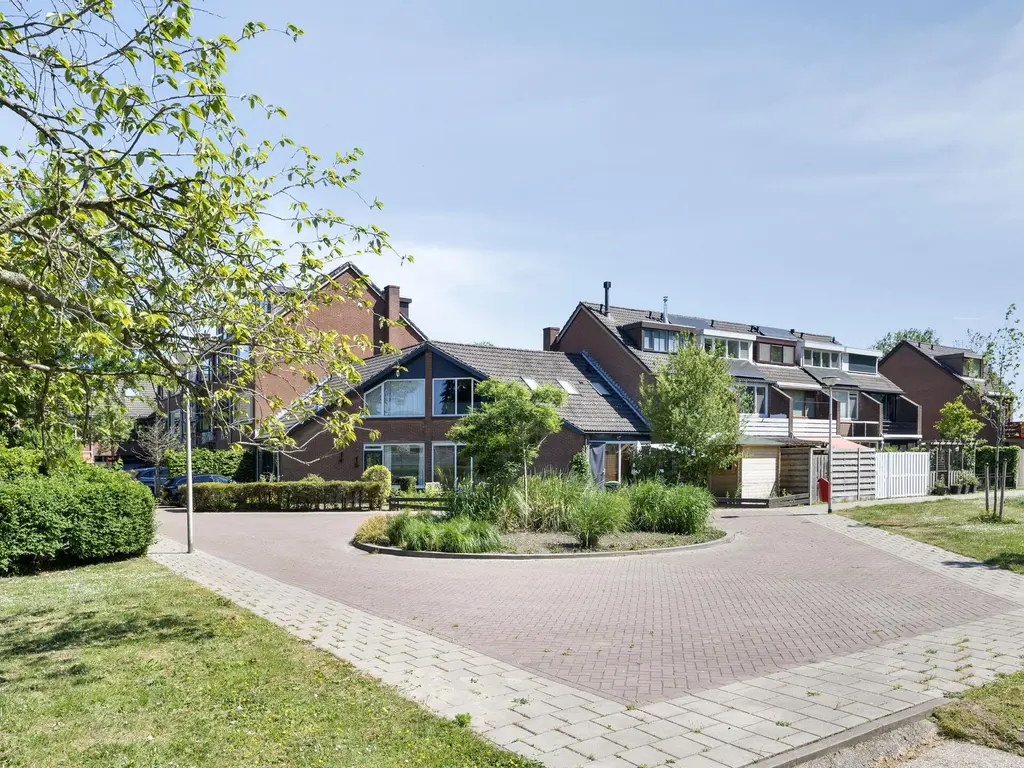 De Esdoorn 41, RHOON