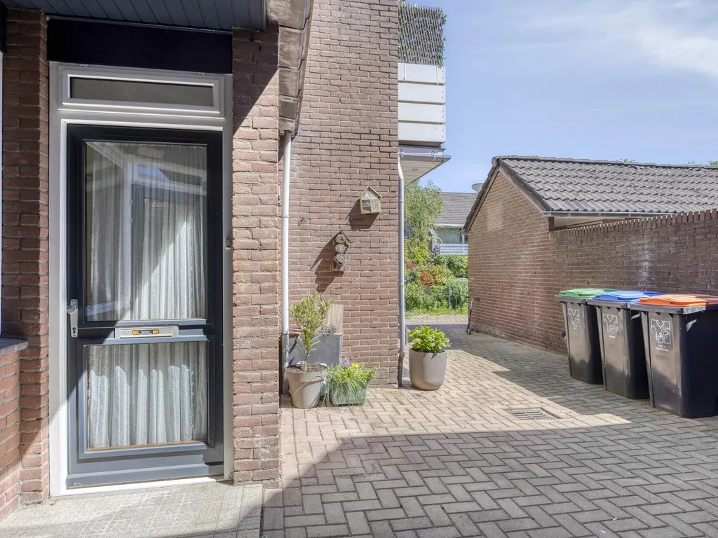 De Esdoorn 41, RHOON