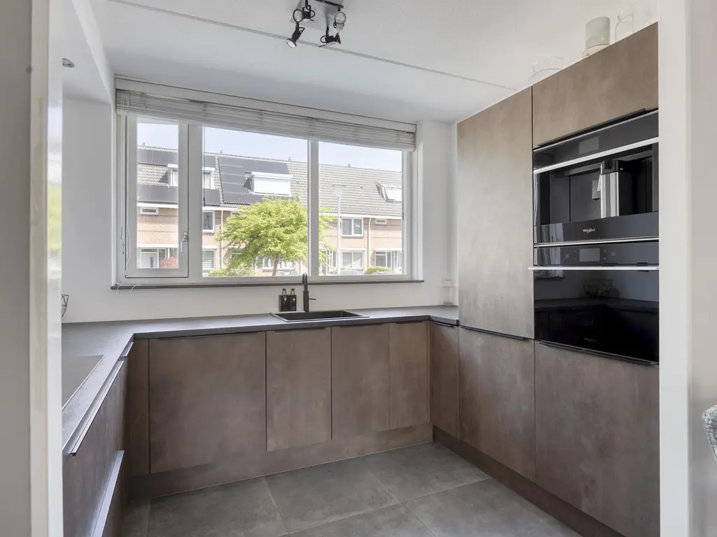 Pieter Johan Tijkenstraat 25, POORTUGAAL