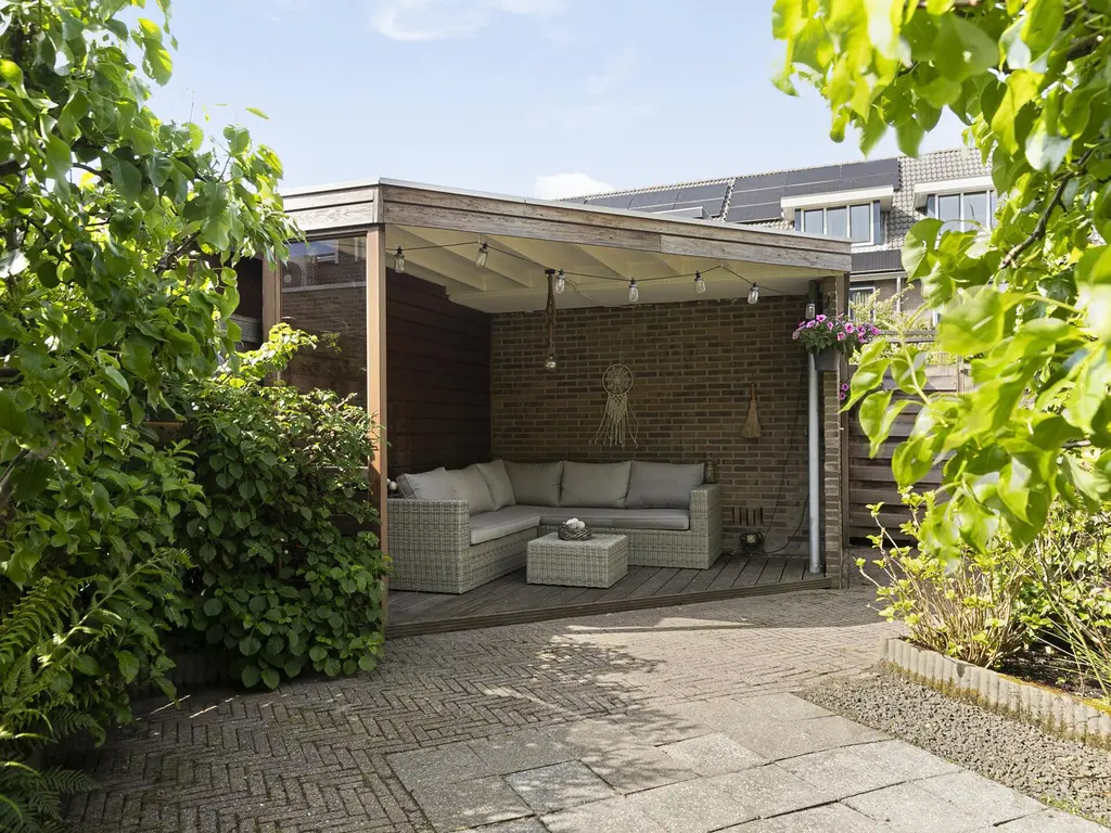 Jan van Almondestraat 76, POORTUGAAL