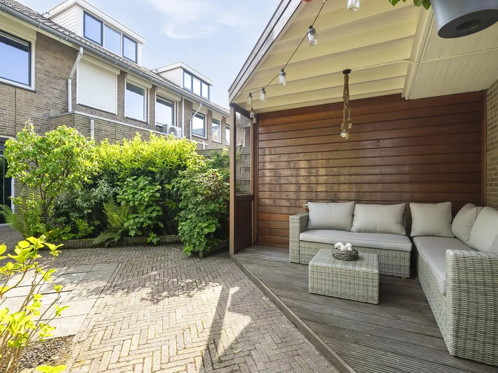 Jan van Almondestraat 76, POORTUGAAL