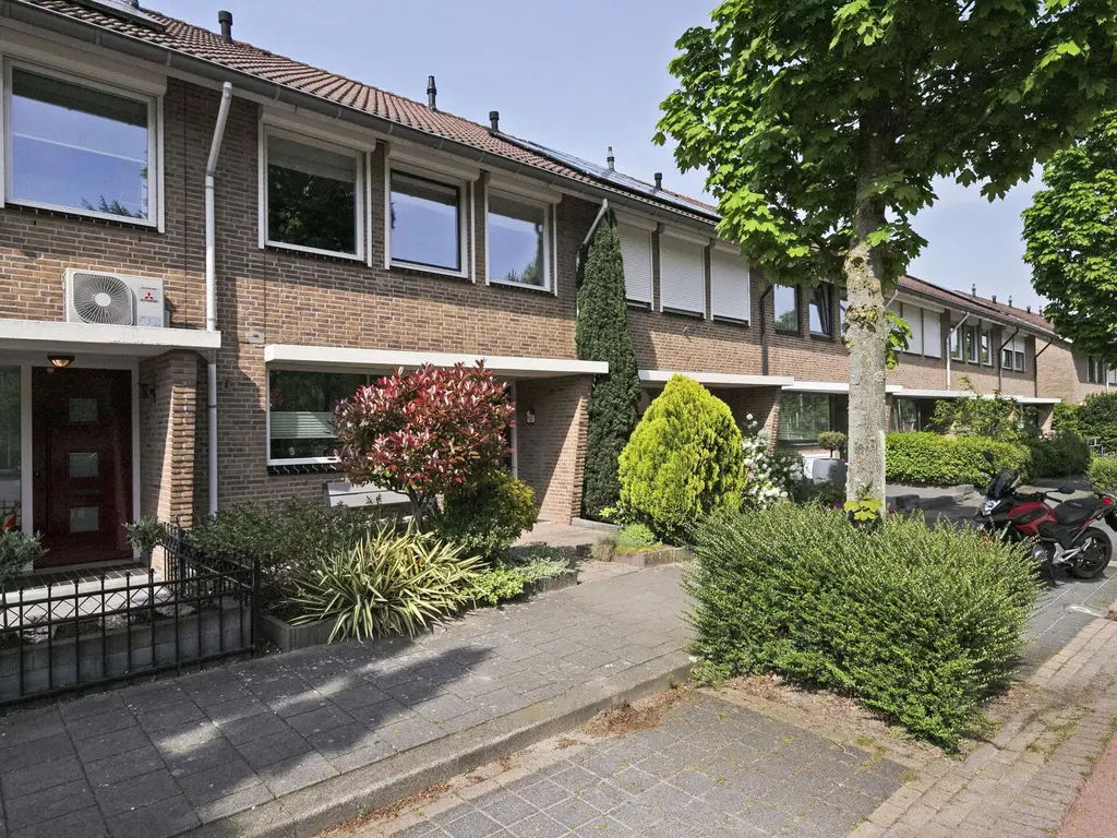 Jan van Almondestraat 76, POORTUGAAL