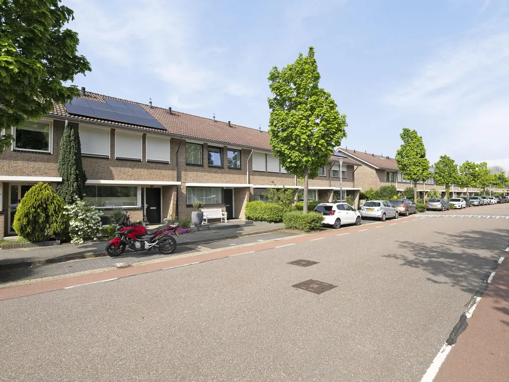Jan van Almondestraat 76, POORTUGAAL