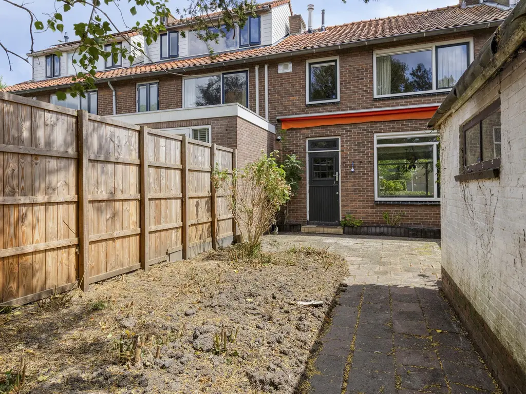 Bernhardstraat 14, RHOON