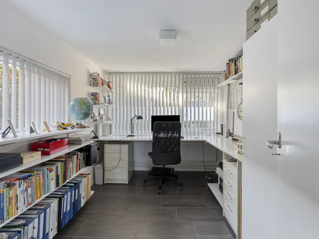 Wilhelminastraat 2, RHOON