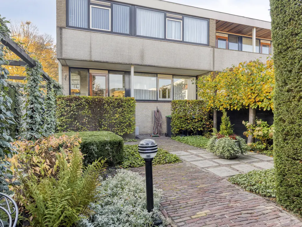 Wilhelminastraat 2, RHOON