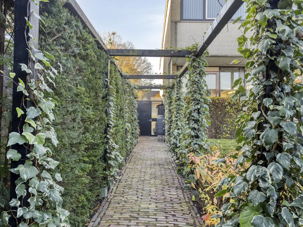 Wilhelminastraat 2, RHOON