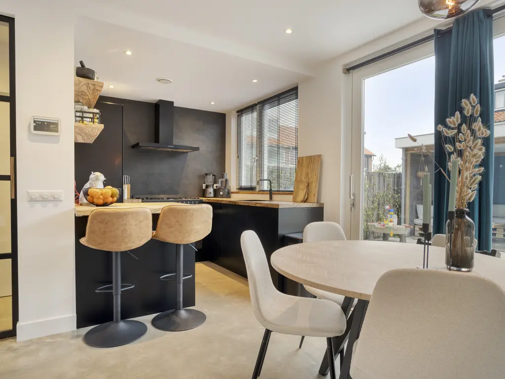 Irenestraat 7, RHOON