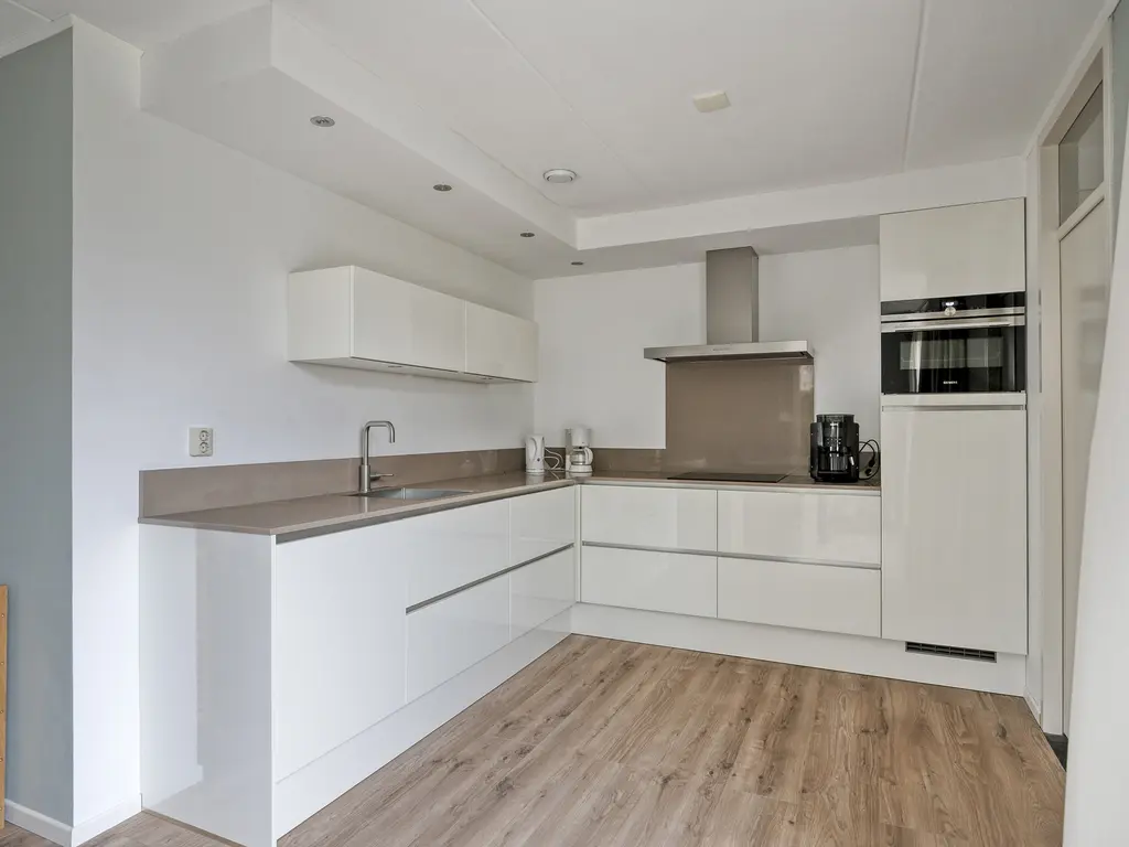 Griendwerker 11, POORTUGAAL