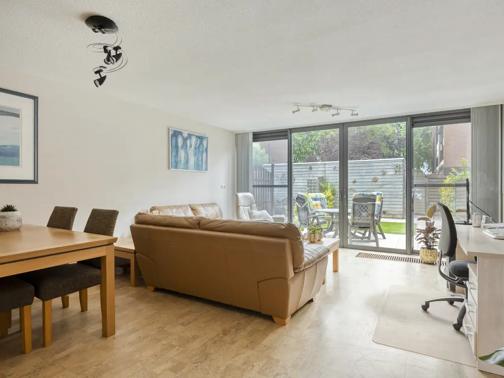 Zuidzijdsedijk 96, HOOGVLIET ROTTERDAM