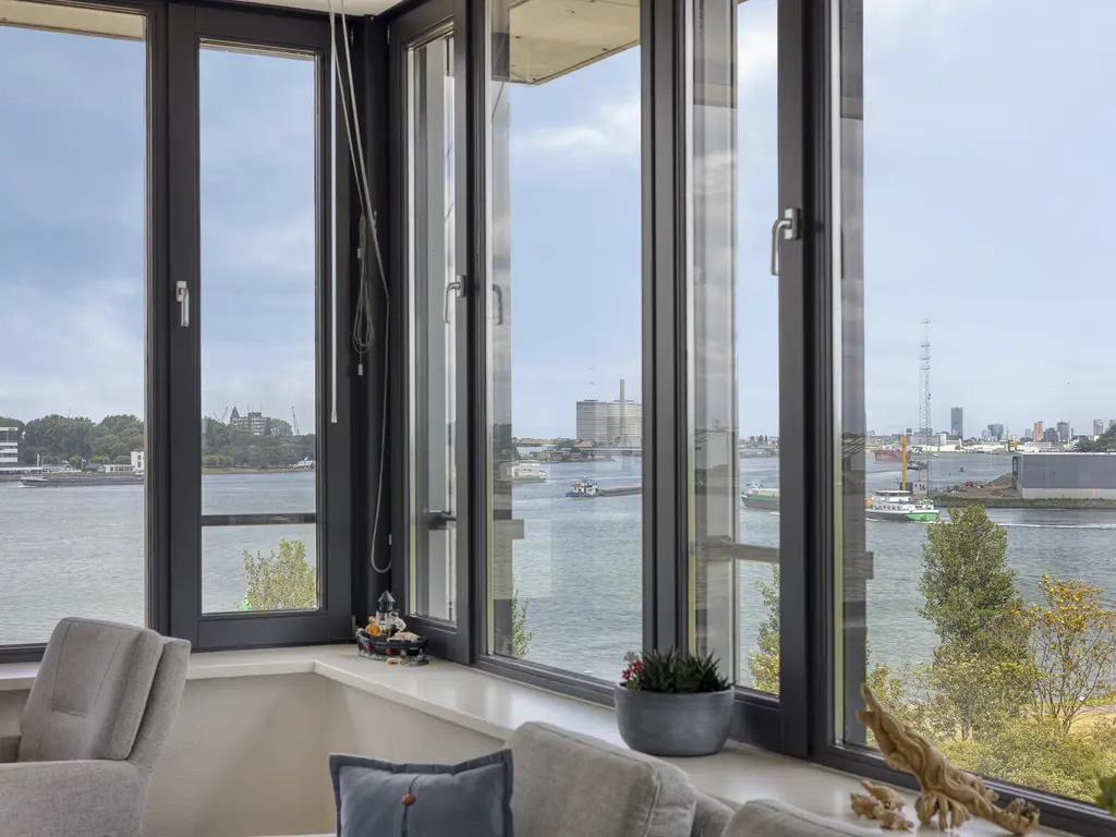 Uiterdijk 225, PERNIS ROTTERDAM