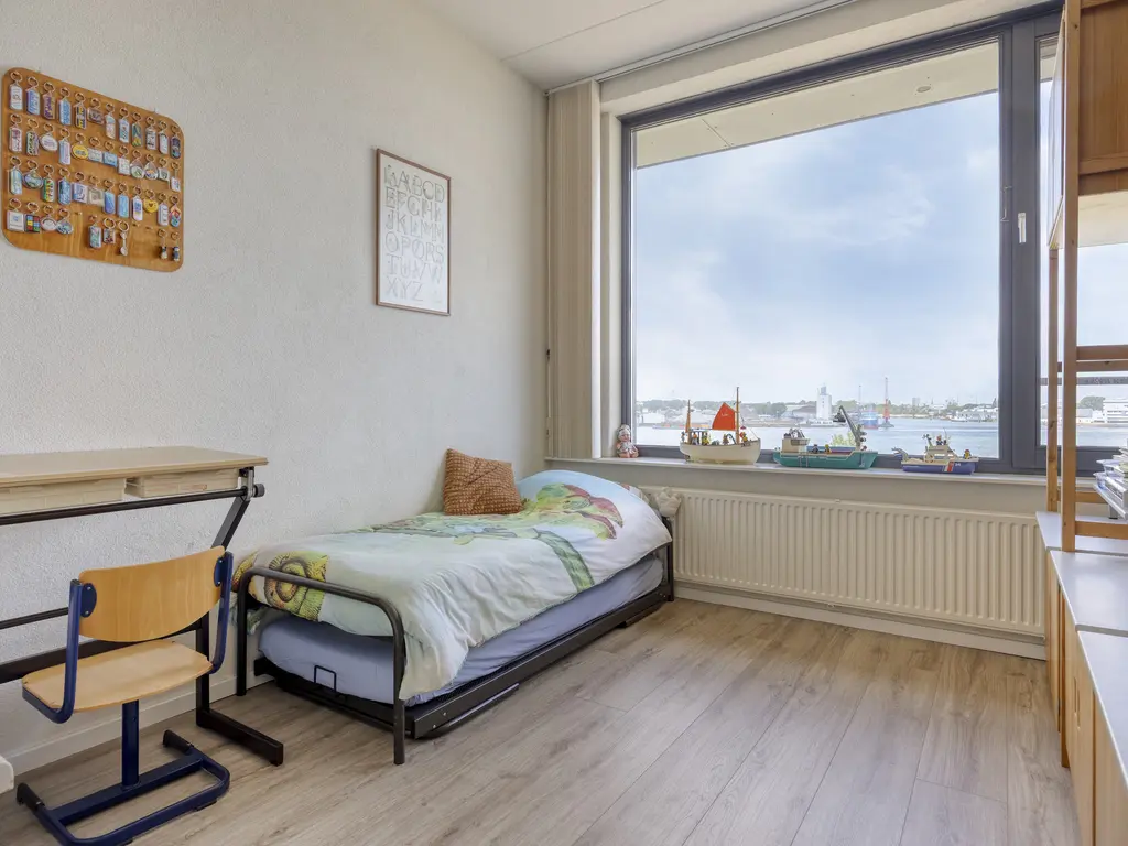 Uiterdijk 225, PERNIS ROTTERDAM