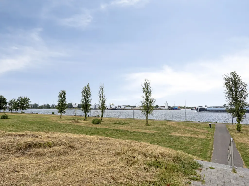 Uiterdijk 225, PERNIS ROTTERDAM