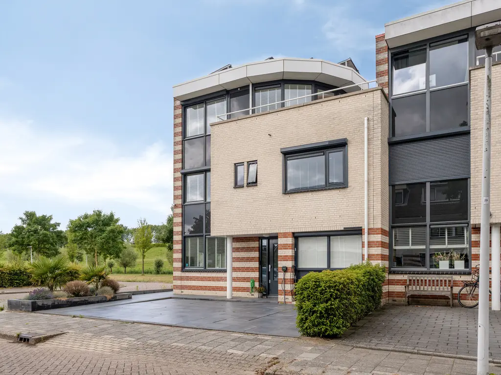 Brucknerstraat 31, Barendrecht