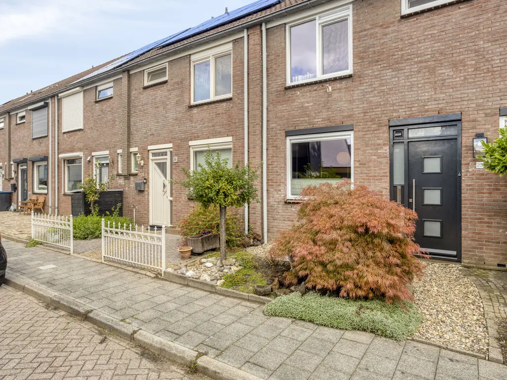 Gaspeldoorn 23, POORTUGAAL