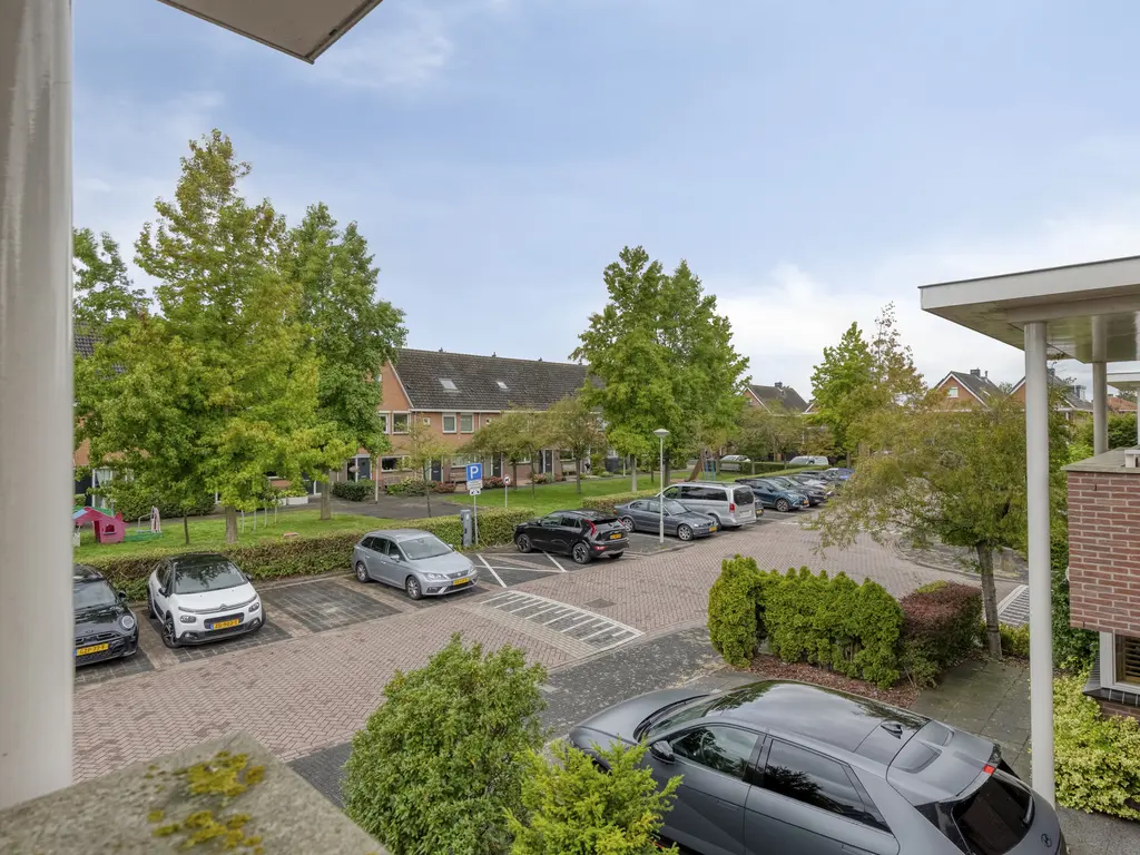 Amberhof 27, RHOON