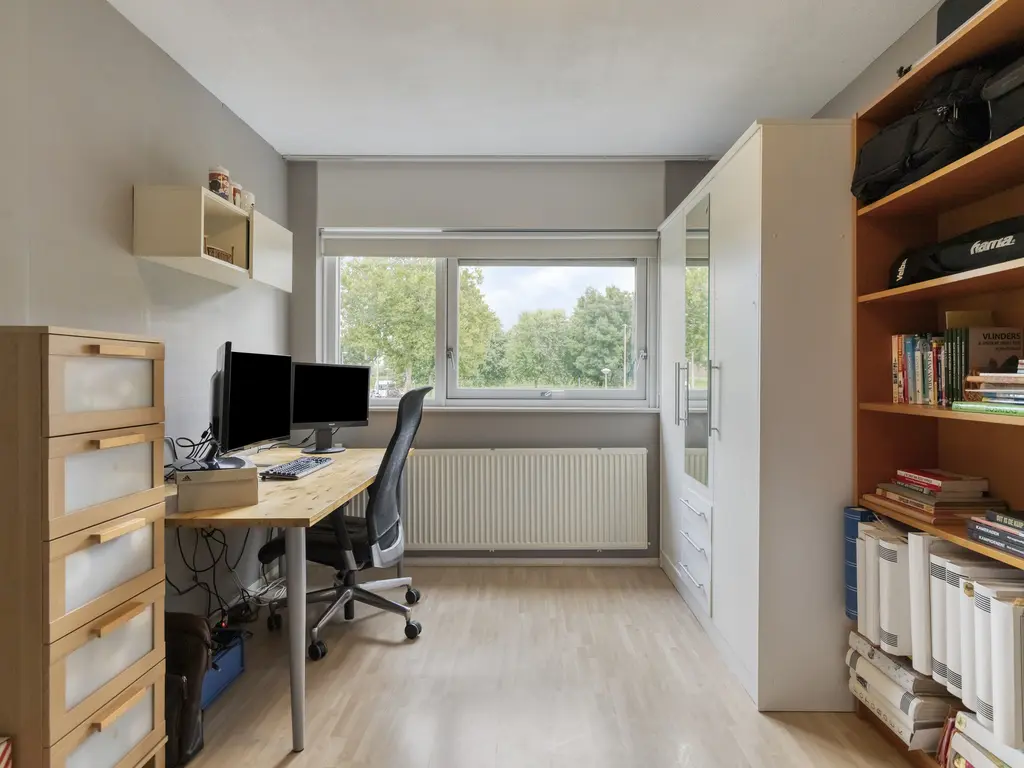 Amberhof 27, RHOON