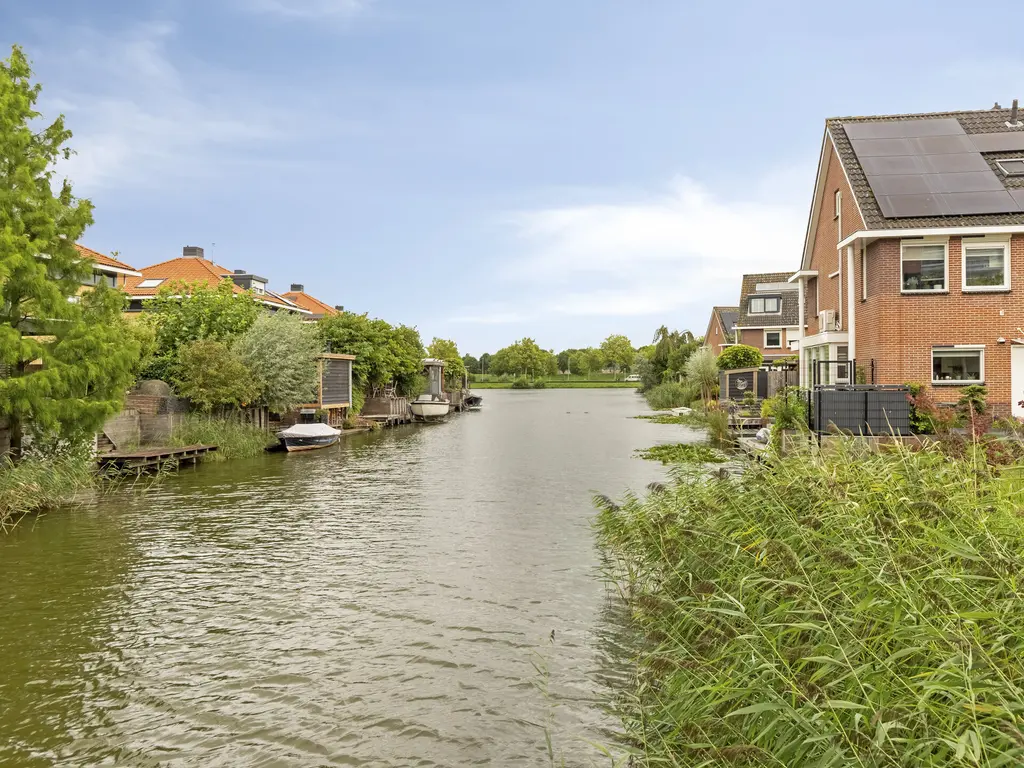 Amberhof 27, RHOON