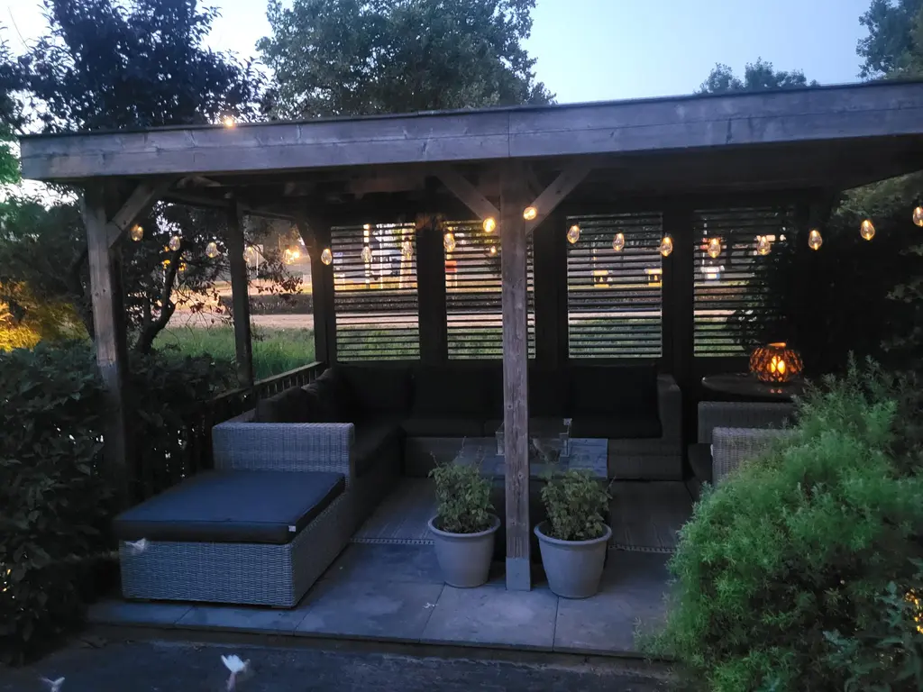 Amberhof 27, RHOON