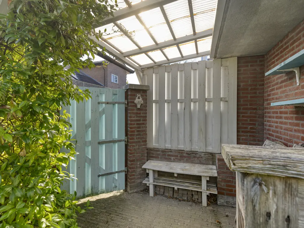 Nicolaas van Puttenstraat 1, POORTUGAAL