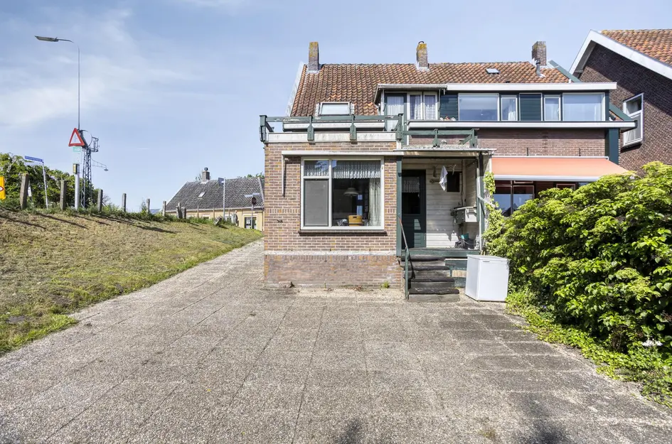 Dorpsstraat 77