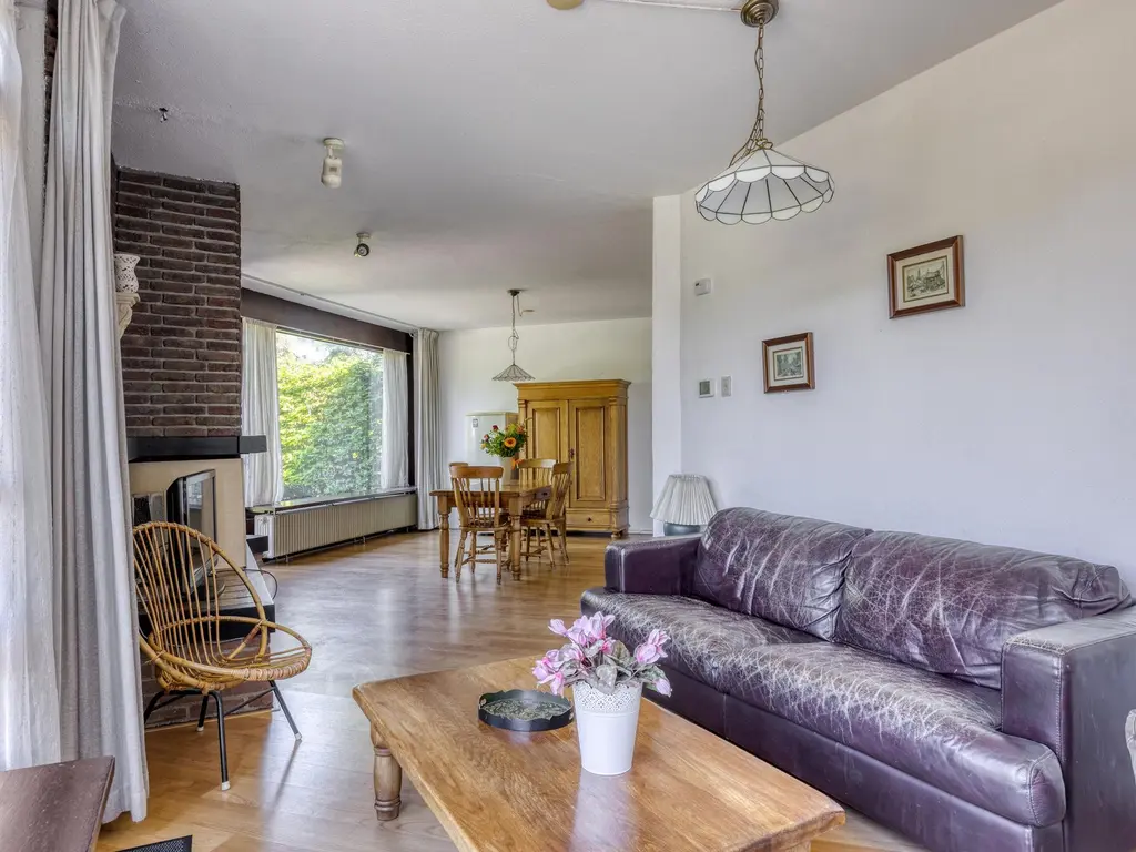De Esdoorn 41, RHOON