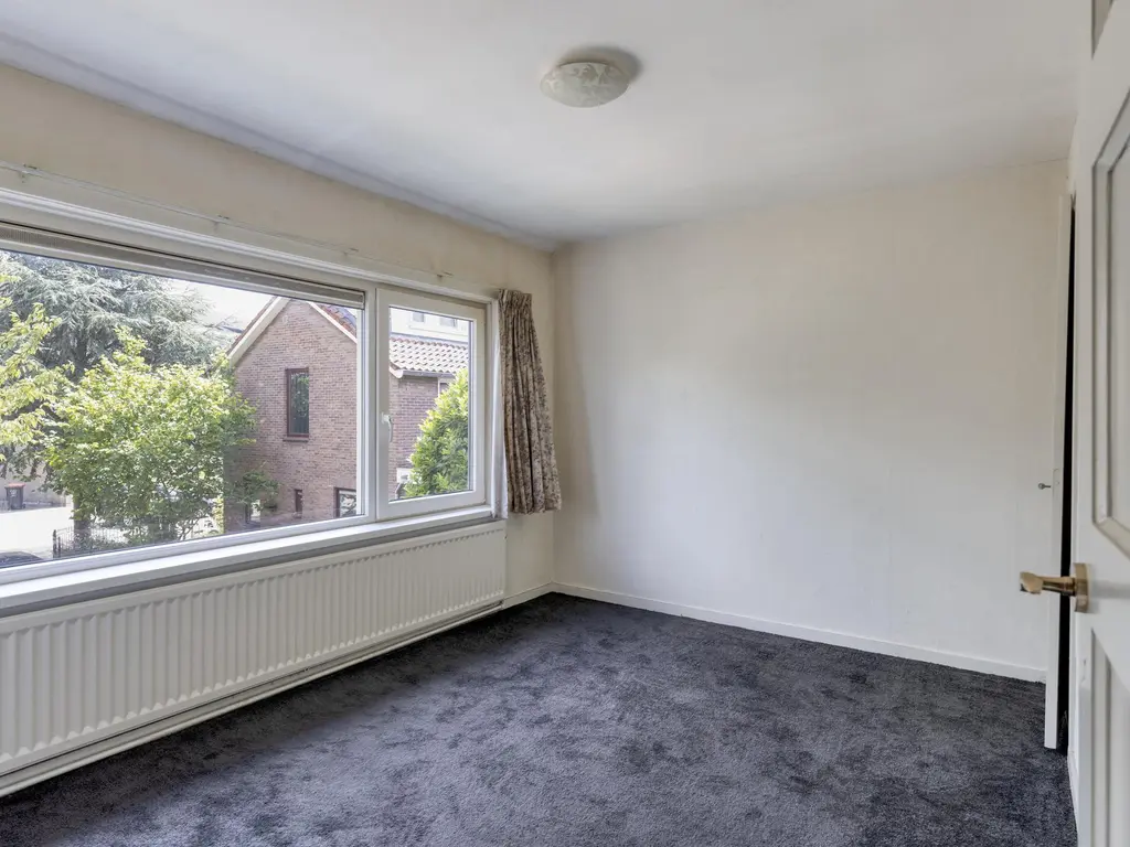 Bernhardstraat 14, RHOON