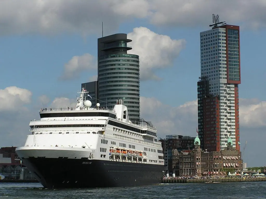 Landverhuizersplein 110, ROTTERDAM