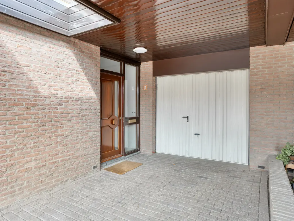 van Beethovenlaan 4, RHOON