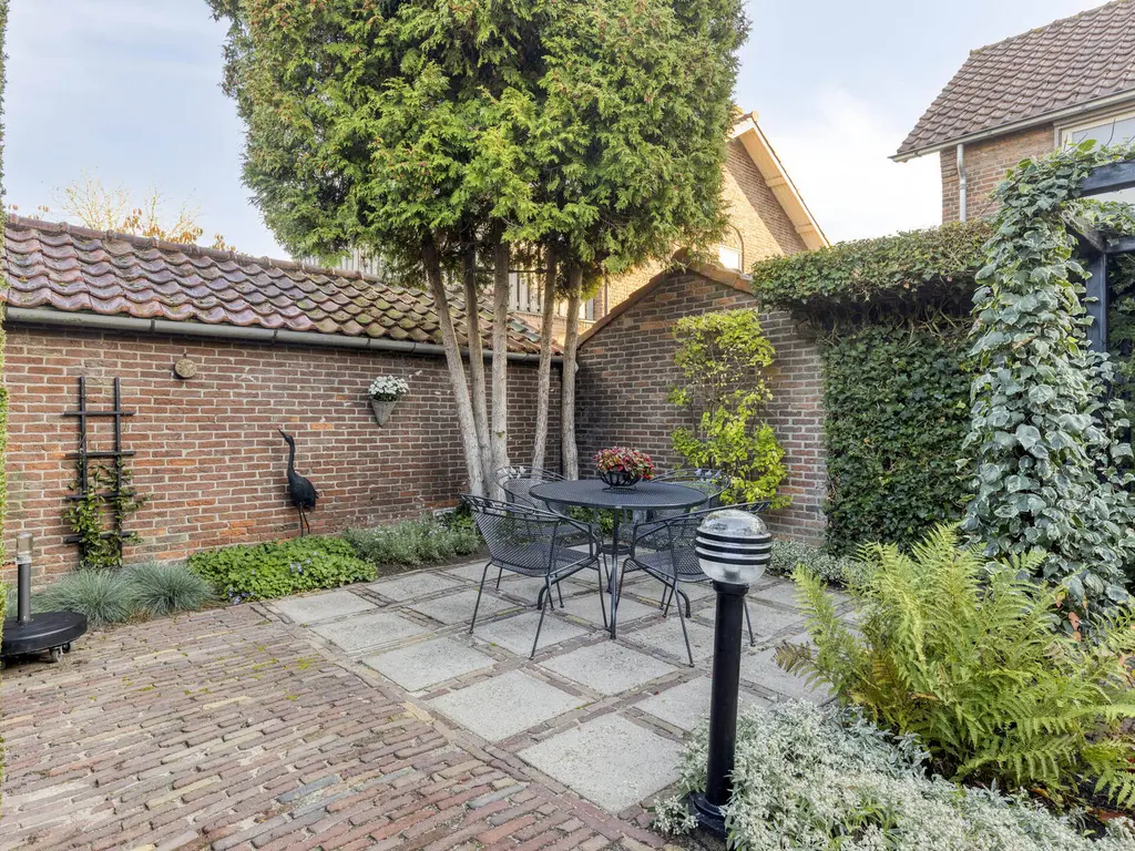 Wilhelminastraat 2, RHOON