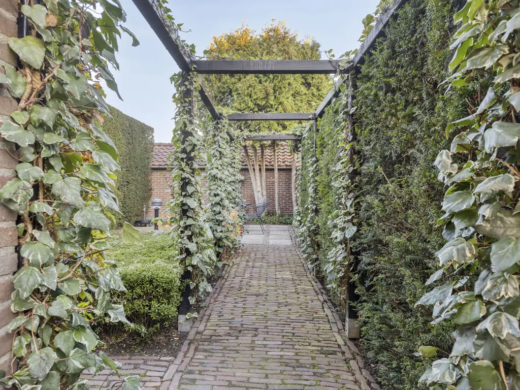 Wilhelminastraat 2, RHOON