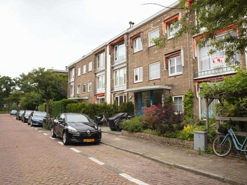 Hanedoesstraat 125, 'S-GRAVENHAGE