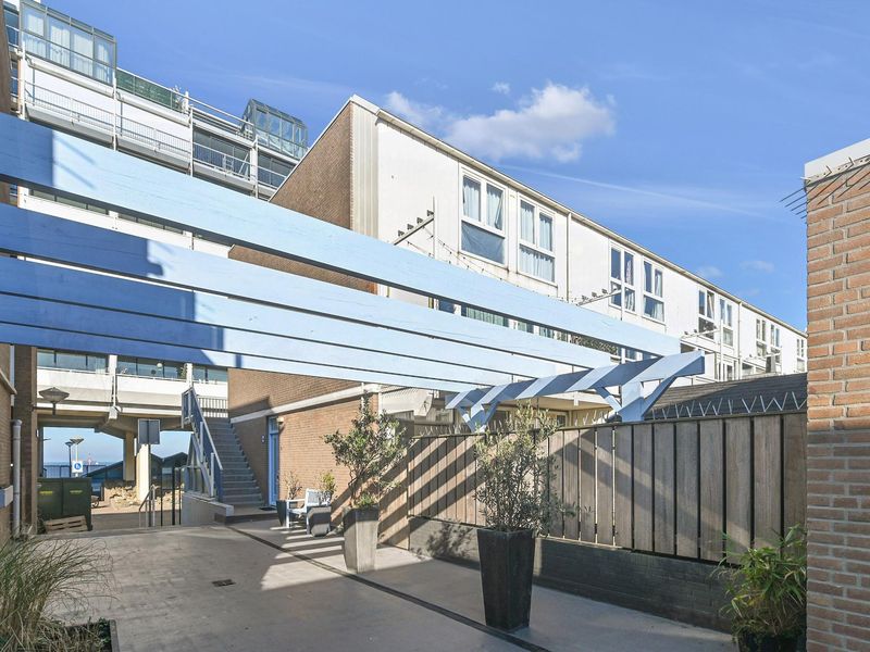 Kruismast 2, 'S-GRAVENHAGE