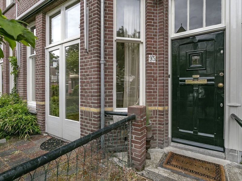 Ten Hovestraat 95, 'S-GRAVENHAGE