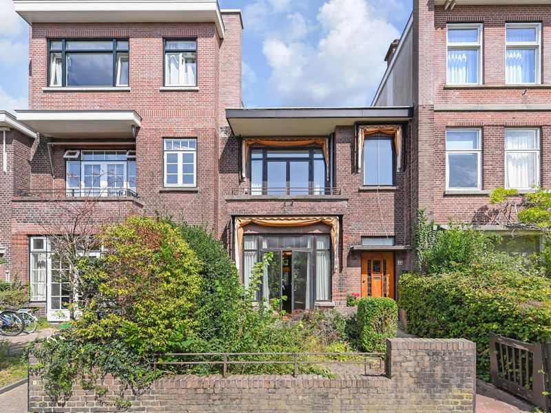 Van der Woertstraat 37, 'S-GRAVENHAGE