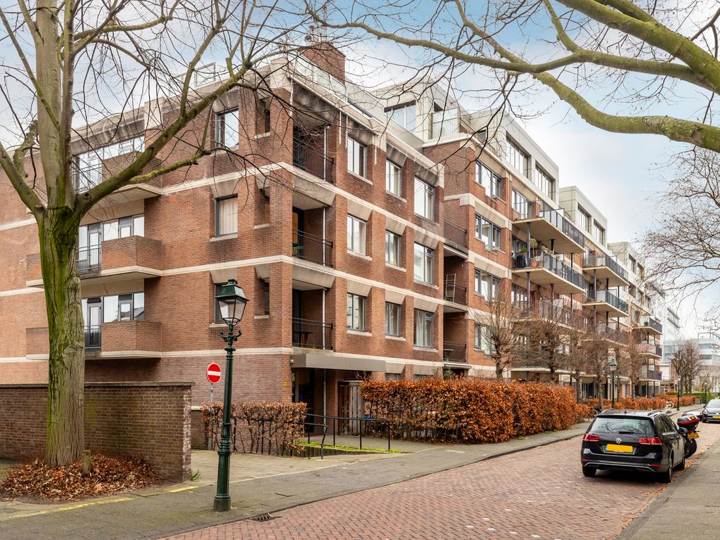 Koningin Sophiestraat 112, 'S-GRAVENHAGE