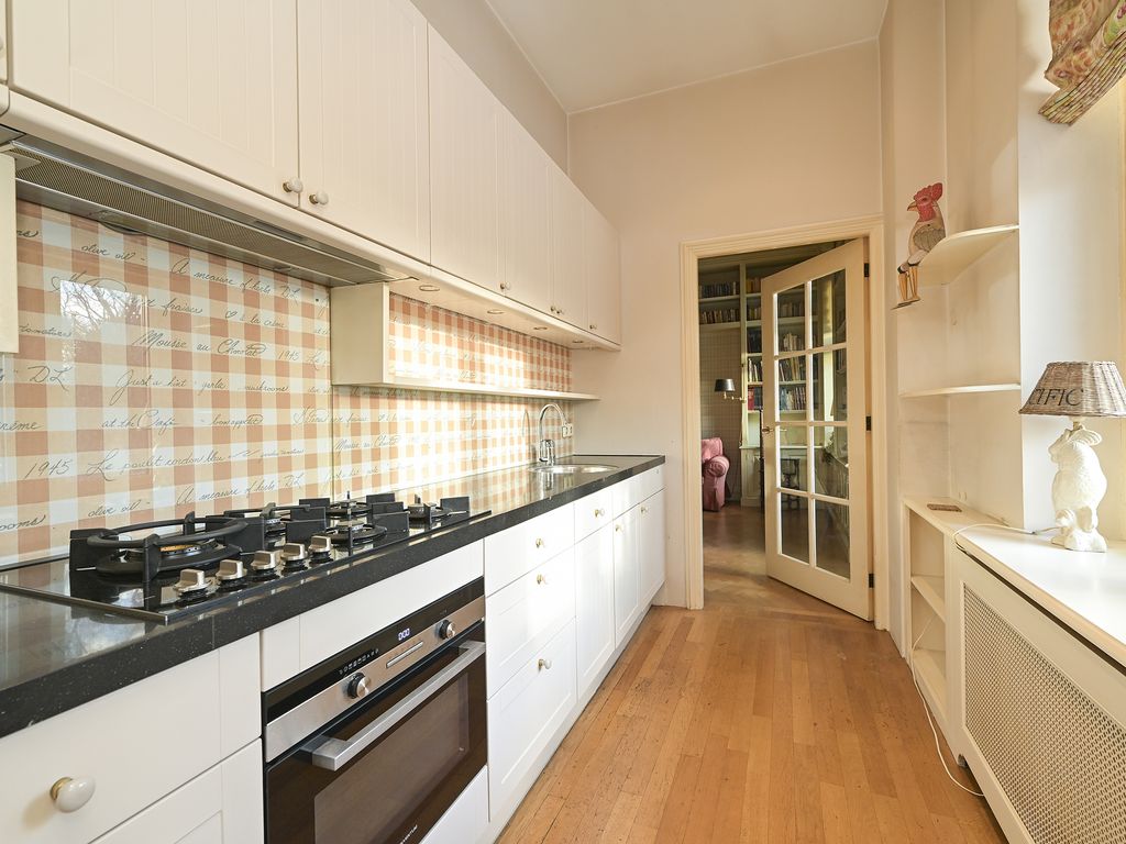 Tapijtweg 28, 'S-GRAVENHAGE