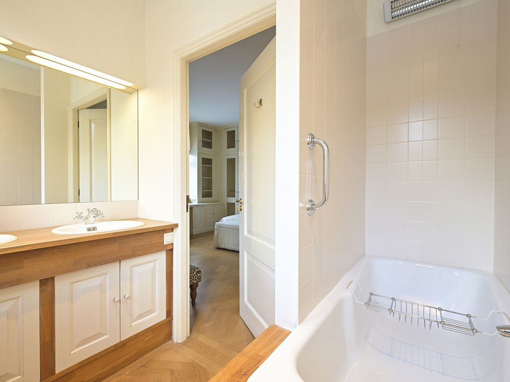 Tapijtweg 28, 'S-GRAVENHAGE