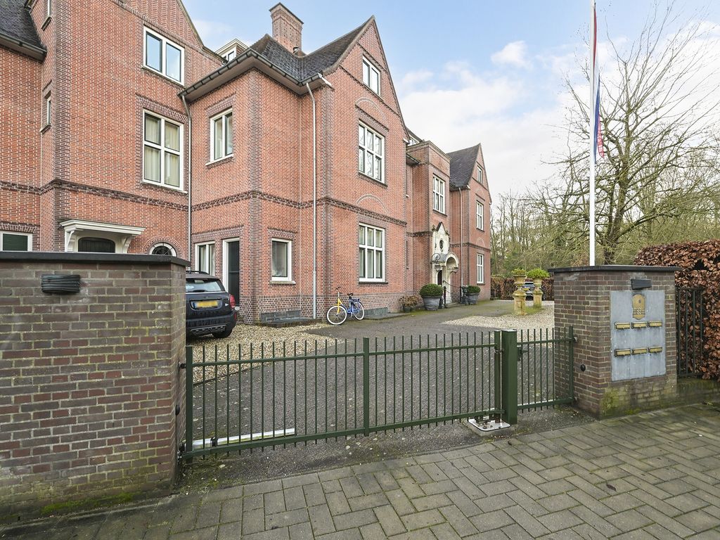 Tapijtweg 28, 'S-GRAVENHAGE