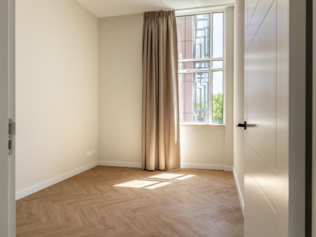 Plesmanweg 401, 'S-GRAVENHAGE