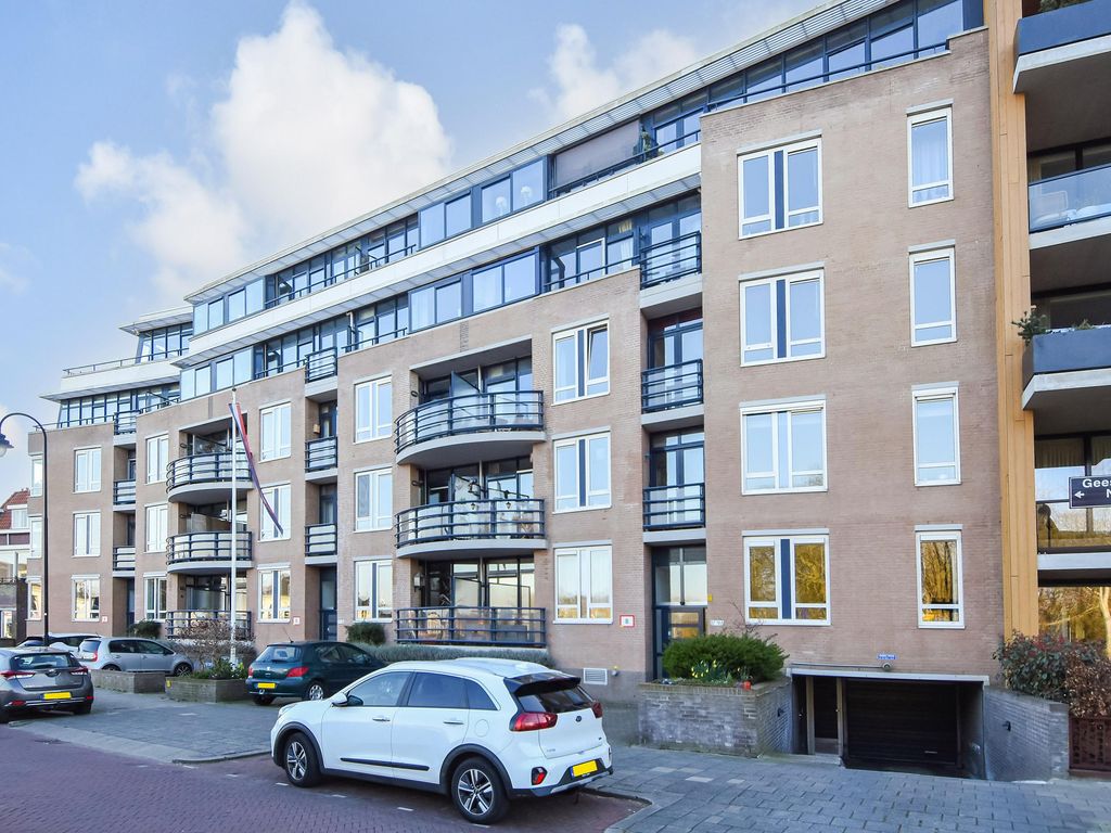 Nassaukade 94, RIJSWIJK