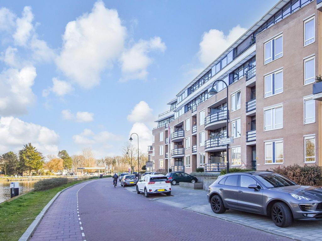 Nassaukade 94, RIJSWIJK