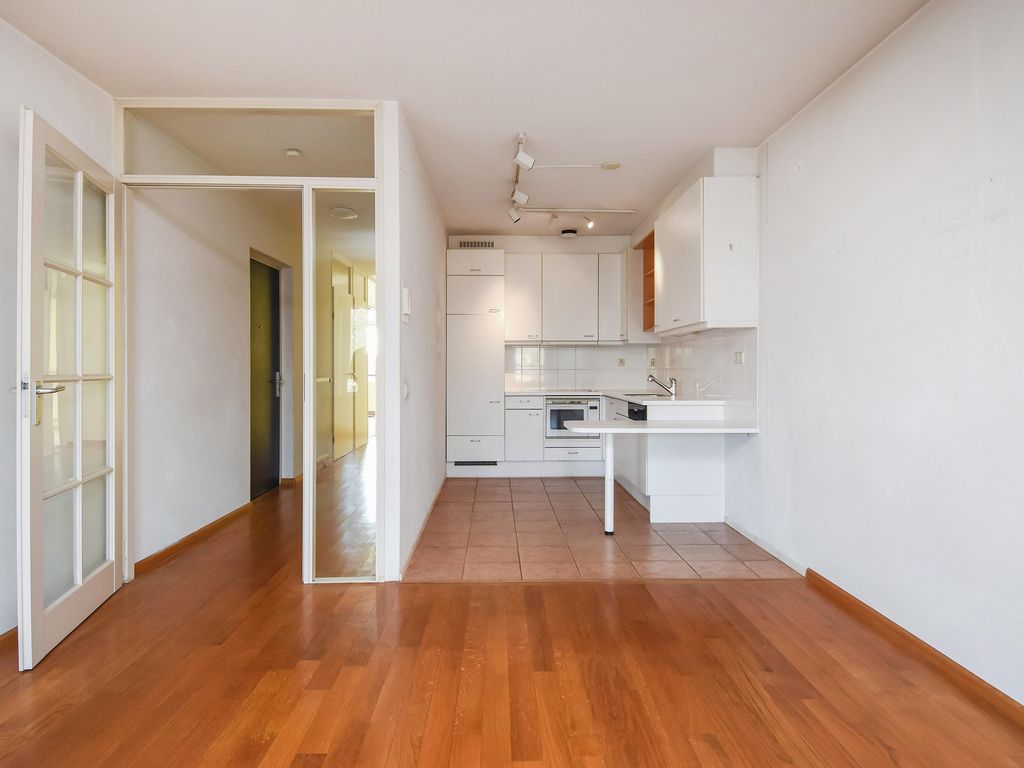 Nassaukade 94, RIJSWIJK