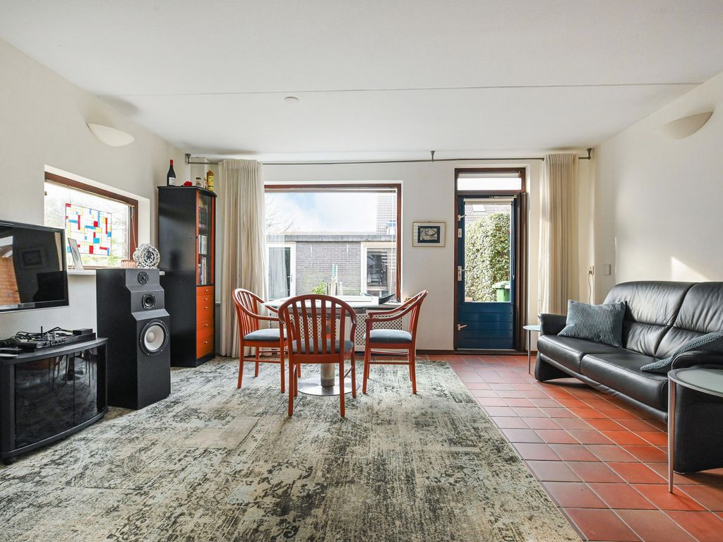 Hogeland 30, LEIDSCHENDAM