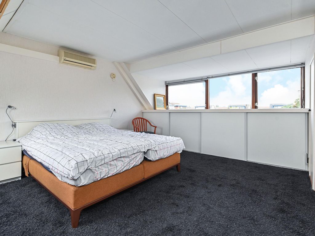 Hogeland 30, LEIDSCHENDAM